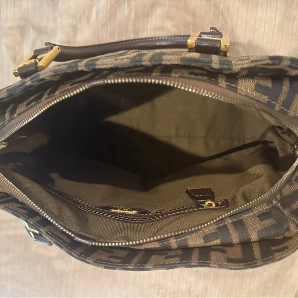 Fendi Zucca top handle. Great condition - Picture 8 of 13